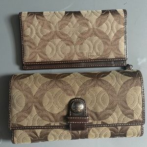 Coach Signature Gramercy Op Art Checkbook Wallet